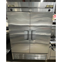 (USED) True T-49DT 54" Dual Temp Combination 2-Door Reach-In Refrigerator / Freezer