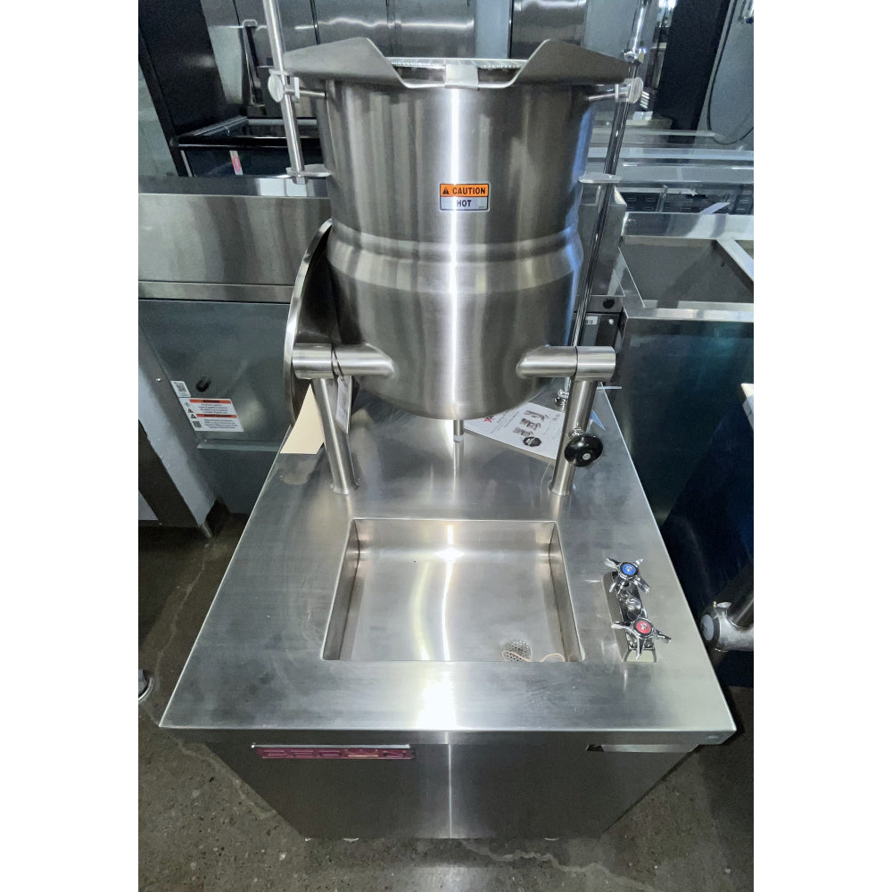 (DEMO) Crown Steam EMT-6 6-Gallon Electric Steam Kettle - 208V / 3Ph