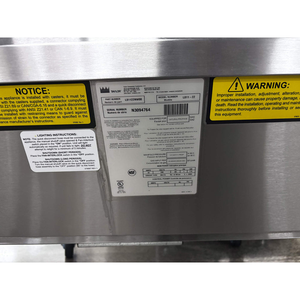 (SHOWROOM MODEL) Taylor L811 36" High-Volume Gas/Electric 3-Platen Commercial Clamshell Griddle