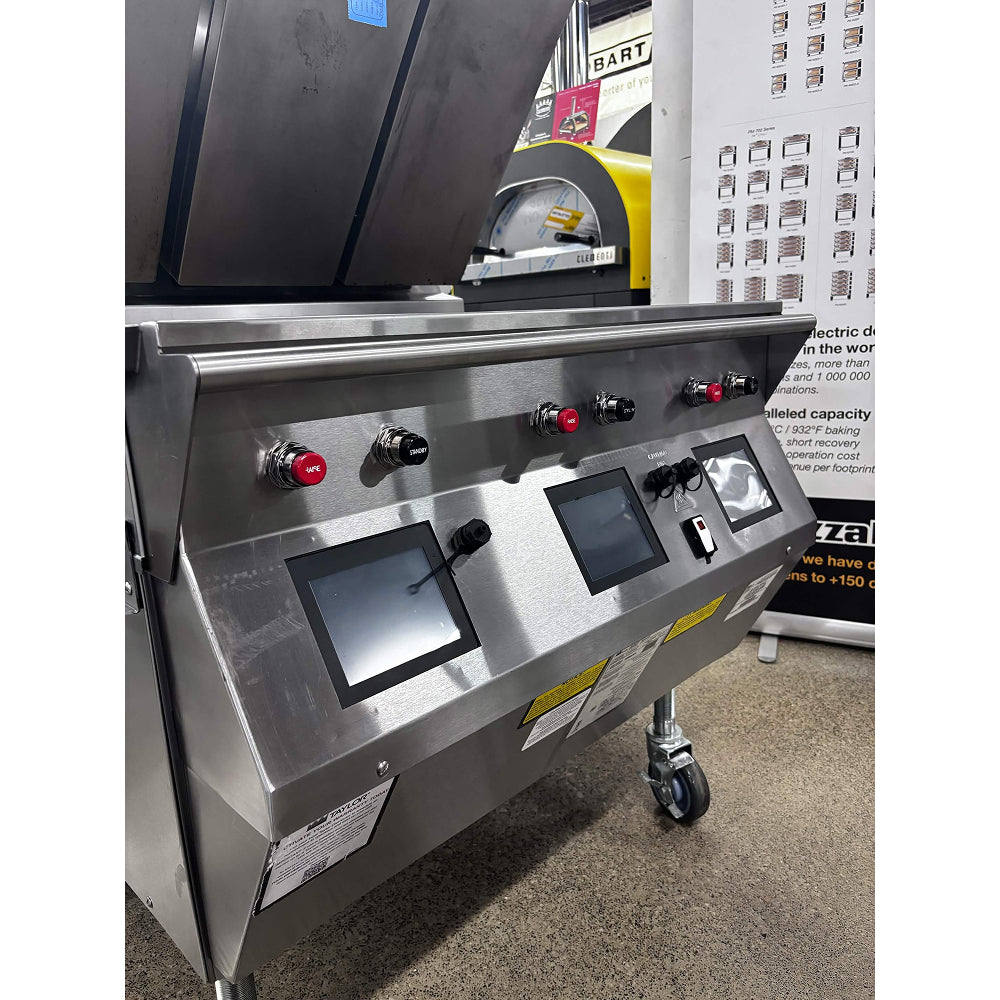 (SHOWROOM MODEL) Taylor L811 36" High-Volume Gas/Electric 3-Platen Commercial Clamshell Griddle