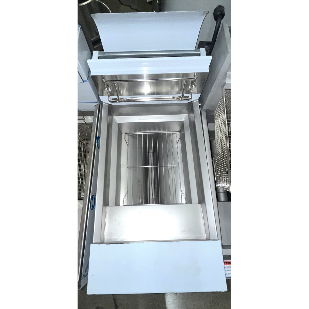(SCRATCH & DENT) Frymaster GF14 40 Lb. Standard Liquid Propane Fryer - 100,000 BTU