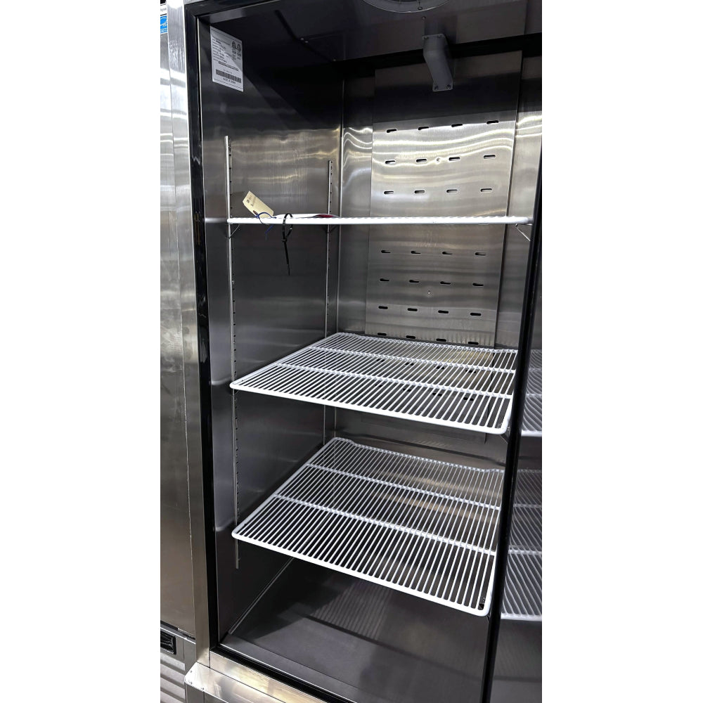 (USED) Atosa MBF8505GR 27" Bottom Mount Solid Door Reach-In Refrigerator - 19.1 Cu. Ft.