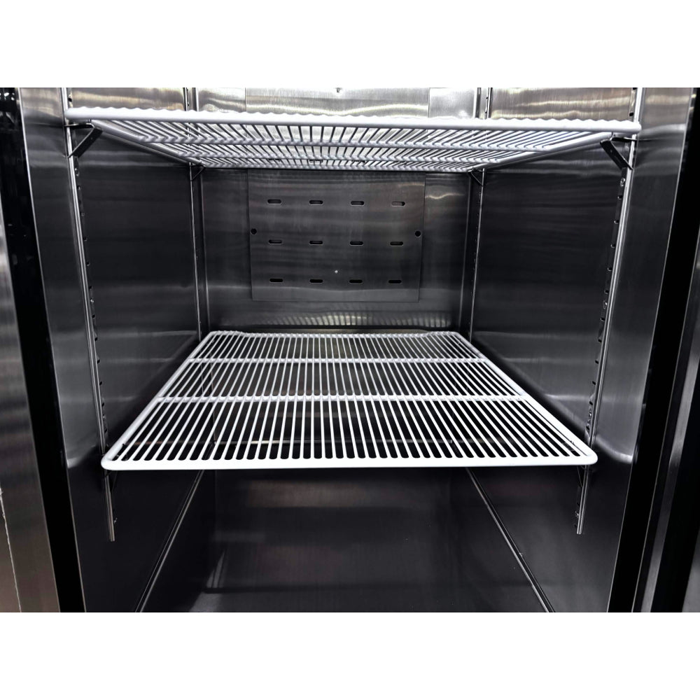 (USED) Atosa MBF8505GR 27" Bottom Mount Solid Door Reach-In Refrigerator - 19.1 Cu. Ft.