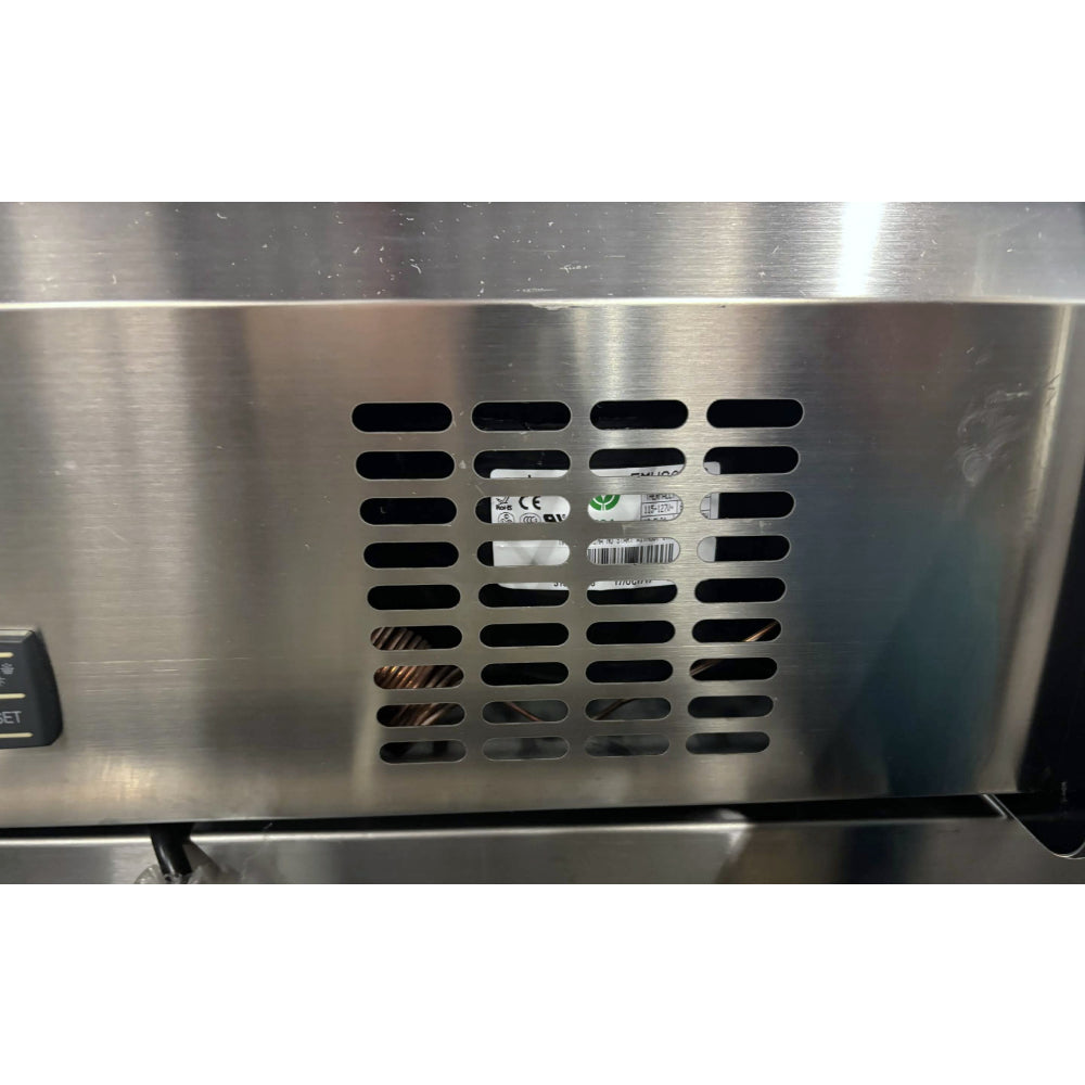 (USED) Nella 27” Curved Glass Countertop Refrigerated Sushi Display Case - 4.2 Cu. Ft. - 43074