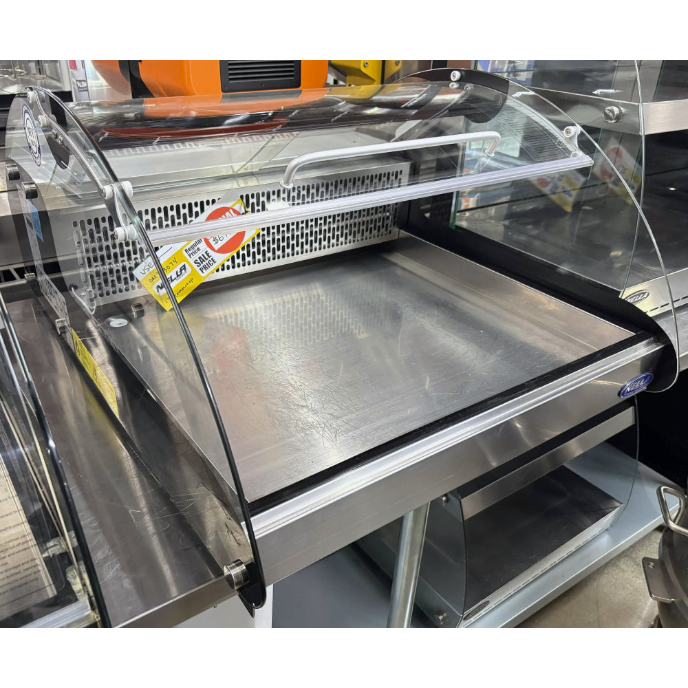 (USED) Nella 27” Curved Glass Countertop Refrigerated Sushi Display Case - 4.2 Cu. Ft. - 43074