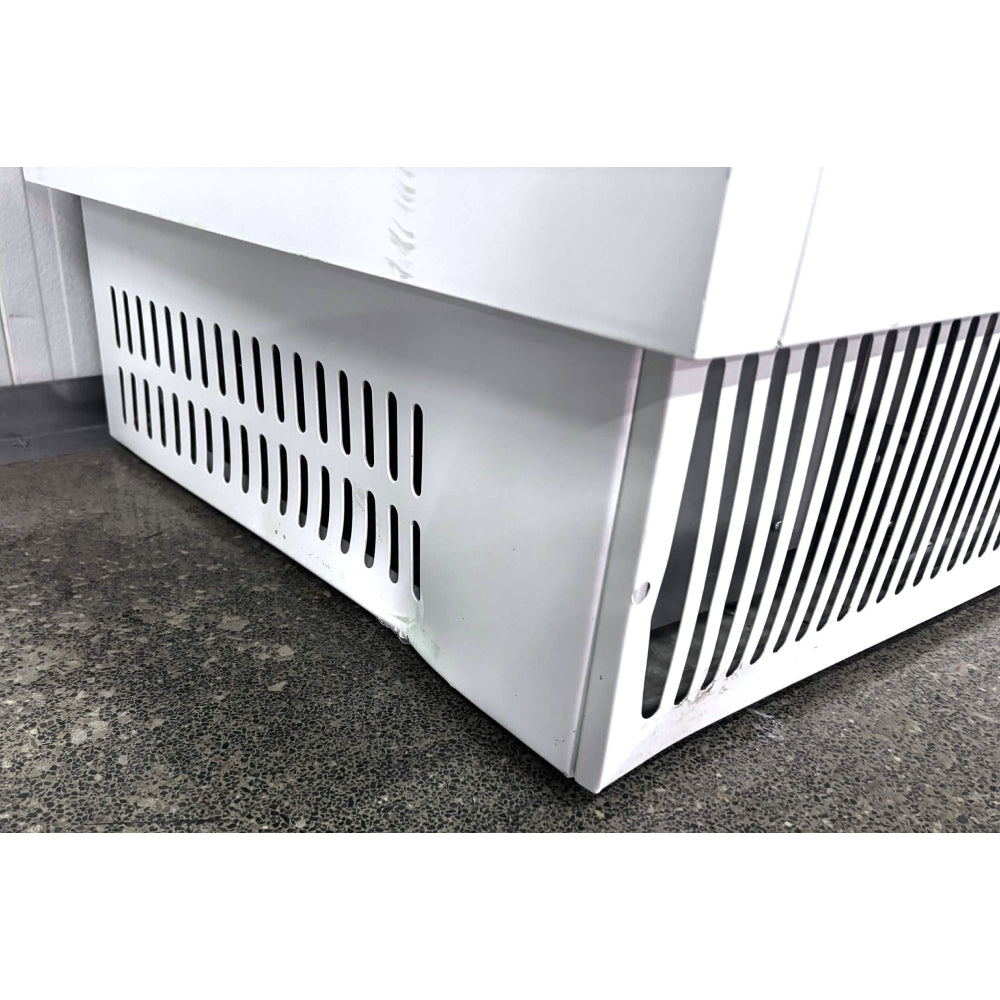 (USED) Turbo Air TOM-50SEW-N 51" White Refrigerated Vertical Open Air Curtain Merchandiser - 21.3 Cu. Ft.